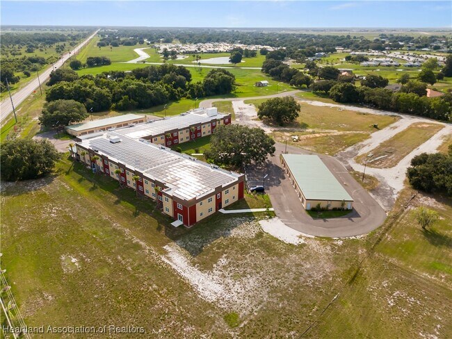 Building Photo - 260 Spanish Moss Cir