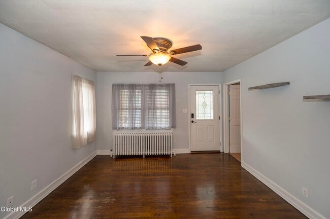 Building Photo - 33 Clinton St