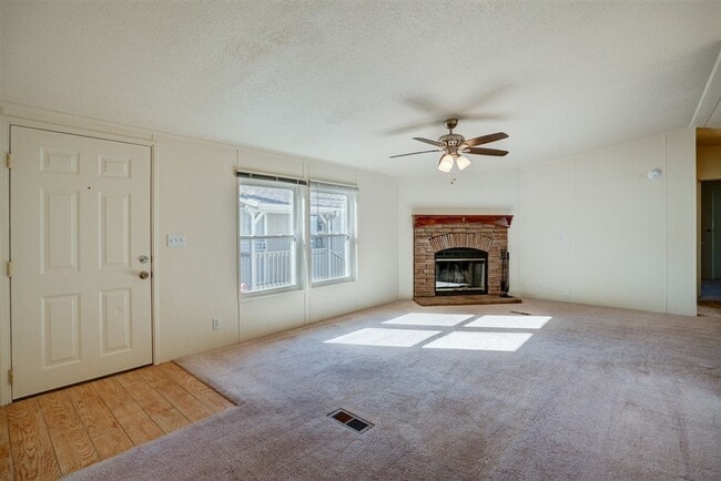 Building Photo - 3 bedroom, 2 bathroom home in 55+ Community of The Villages at Lynx Creek