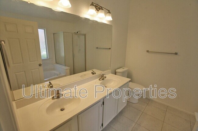 Building Photo - 7721 W Tonto Dr
