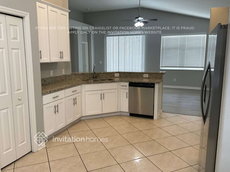 Building Photo - 3909 101st Ave E