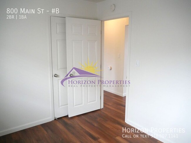 Building Photo - Remodeled 2 Bed 1 Bath Triplex Unit in Wes...