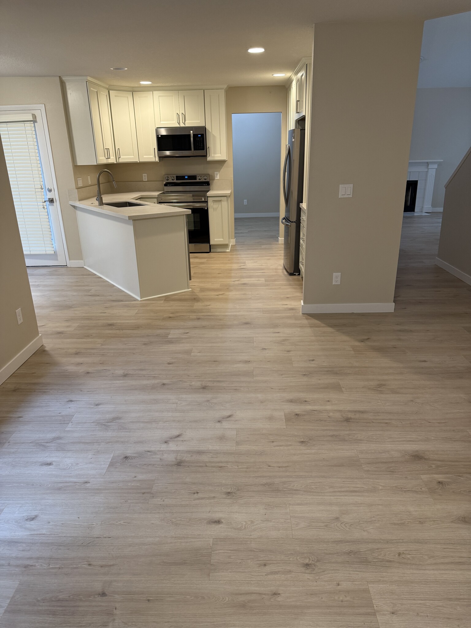 Building Photo - 17635 Hill Way