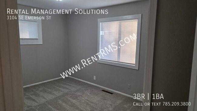 Building Photo - 3104 SE Emerson St