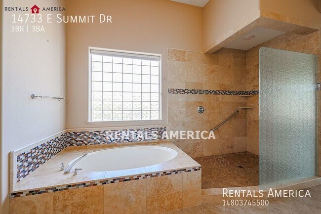 Building Photo - Beautiful 3-Bed/3-bath home in Fountain Hi...