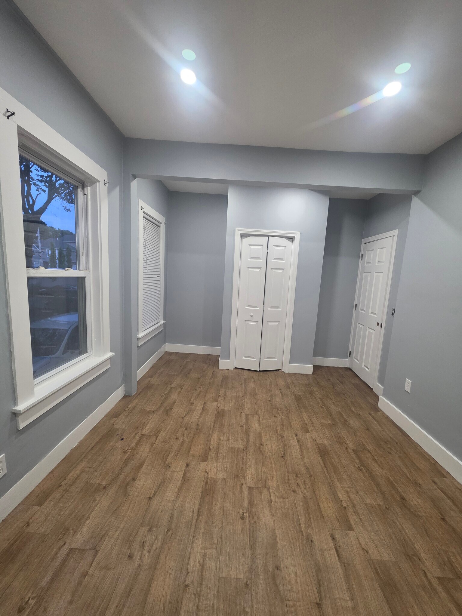 Building Photo - 28 Elm Ave