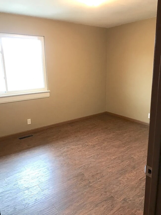 Building Photo - 18 Sarpy Rd