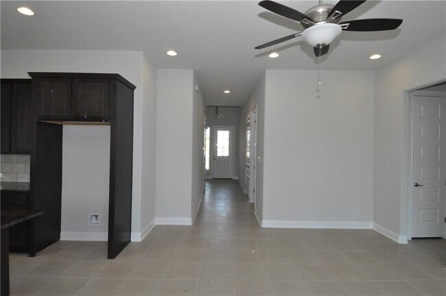 Building Photo - 3750 E Palm Valley Blvd