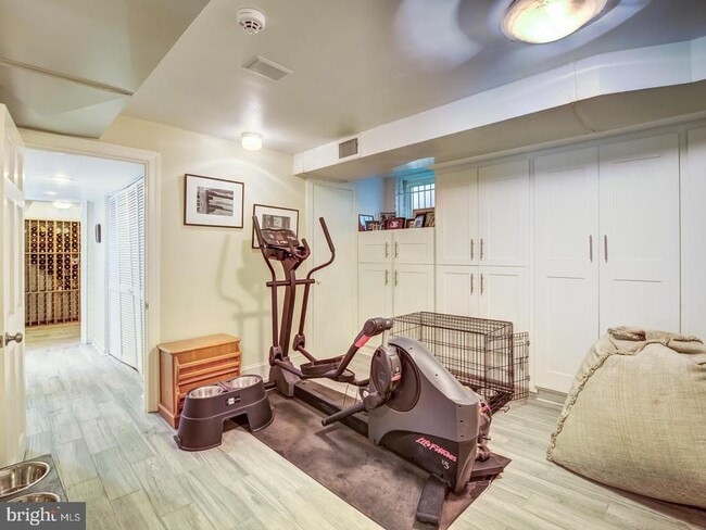 Building Photo - 3808 Cathedral Ave NW