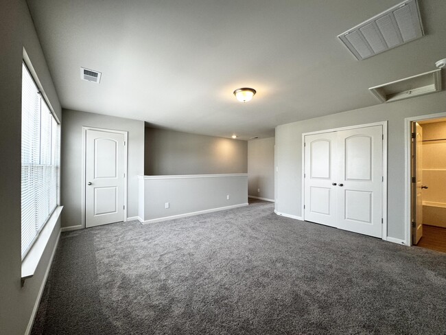 Building Photo - 224 Ivy Grn Pl