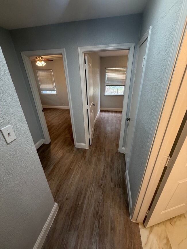 Building Photo - 3002 Shenstone Dr