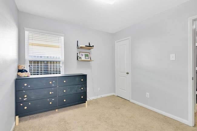 Building Photo - 316 Shoshone Ridge Dr
