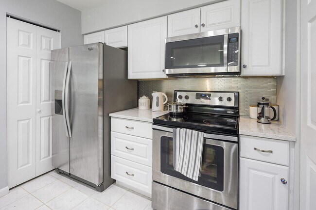 Building Photo - 3151 Covewood Ct