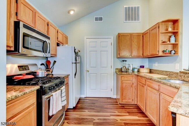 Building Photo - 5803 Tudor Dr