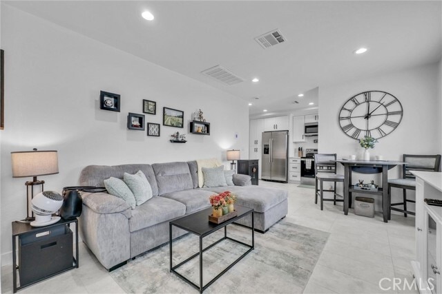 Building Photo - 12363 Loraine Ave