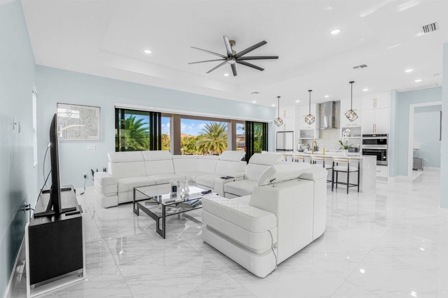 Building Photo - 3611 Gulfstream Pkwy