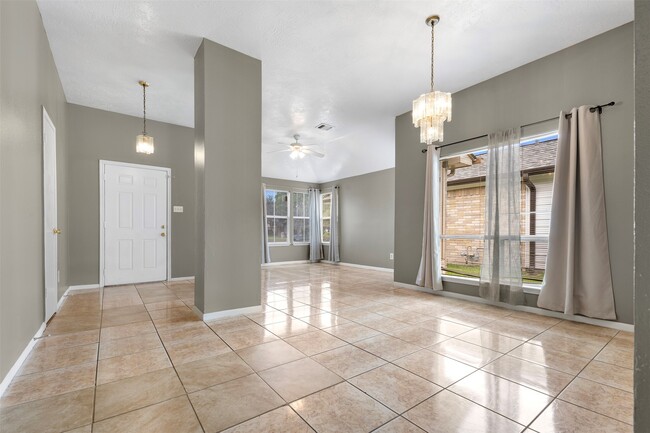 Building Photo - 10954 Pigeonwood Dr