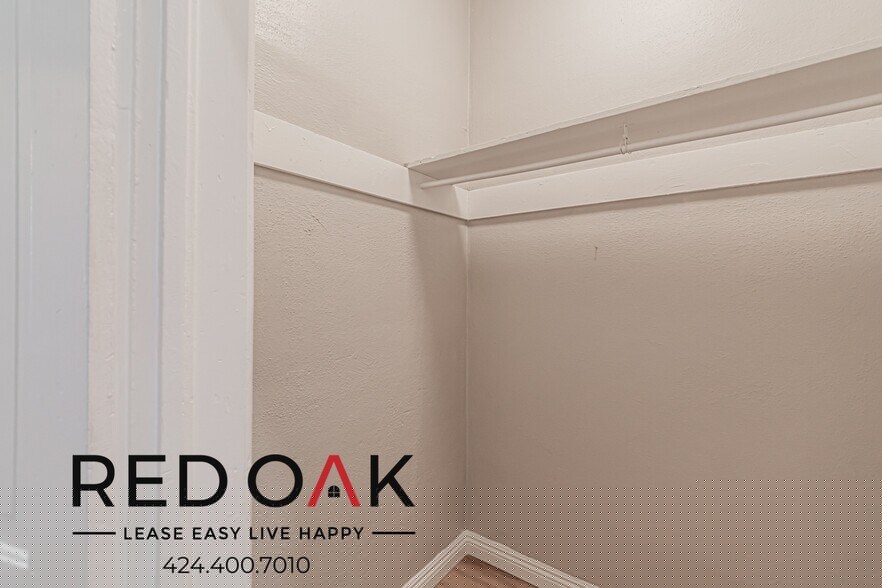 Building Photo - 819 N Madison Ave