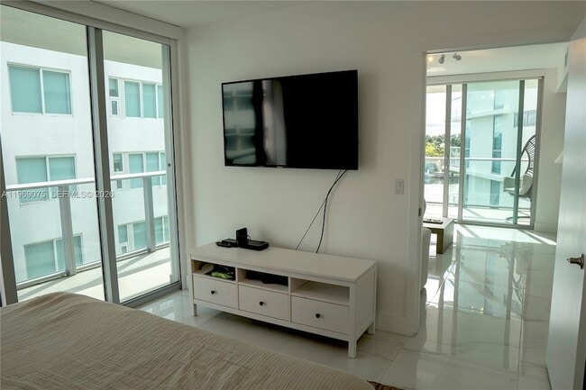 Building Photo - 6620 Indian Creek Dr