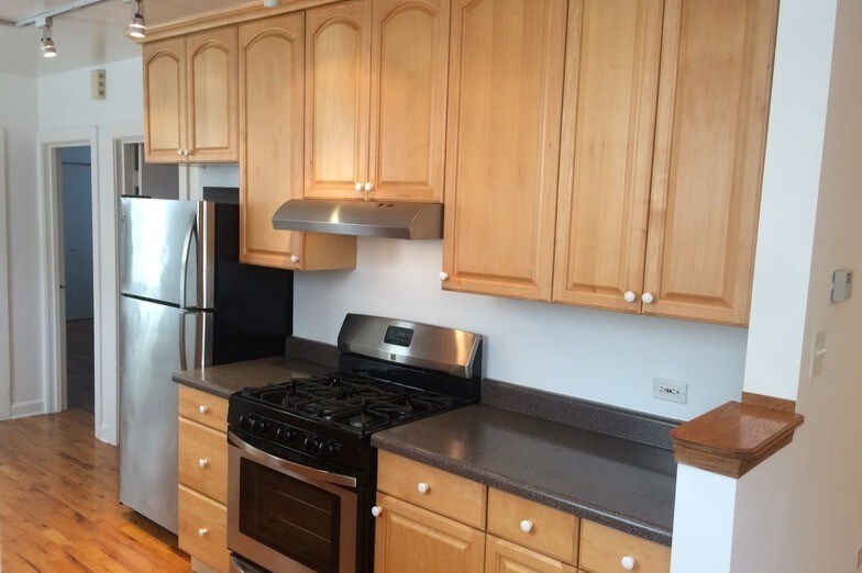 Kitchen - 1428 N Greenview Ave