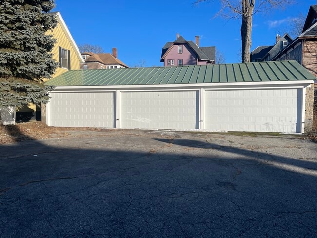 Off street Parking - 101 Walnut St