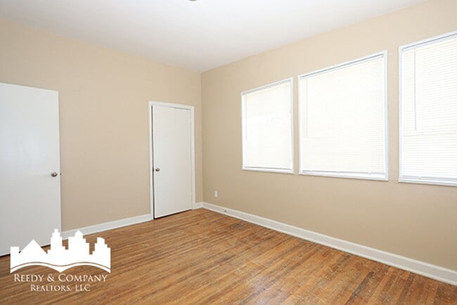Building Photo - 1080 N Evergreen St