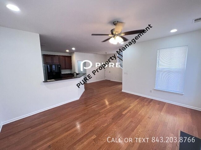 Building Photo - 153 Avonshire Dr