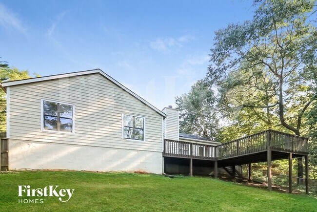 Building Photo - 824 Riverstone Ln