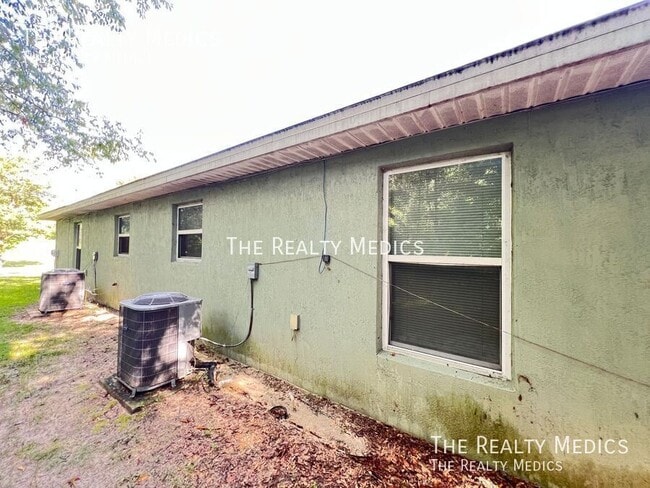 Building Photo - 106 Walnut Dr