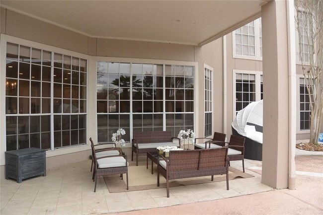 Building Photo - 19911 Westside Forest Dr