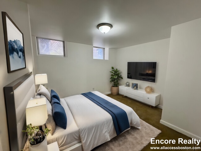 Building Photo - 72 Frankfort St