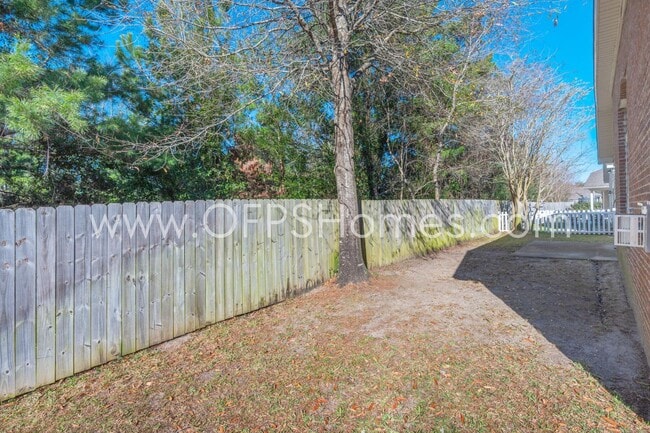 Building Photo - 1558 Venice Ave