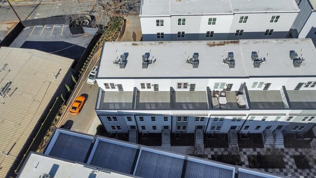 Building Photo - 517 Motivation Cir NW