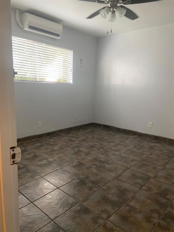 Building Photo - 519 Branard St