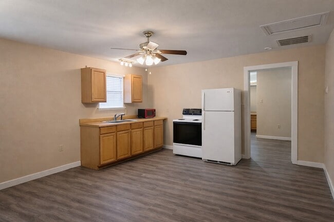 Building Photo - 6107 Williams Rd