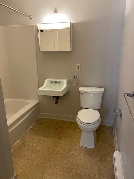 Building Photo - Spring Forge Apartments