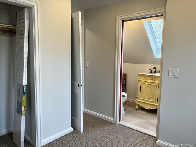 Building Photo - 24 Lindner Pl