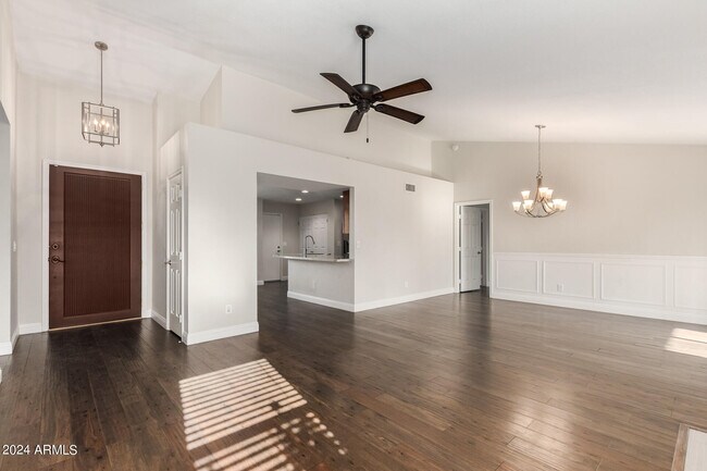 Building Photo - 15824 N 57th St