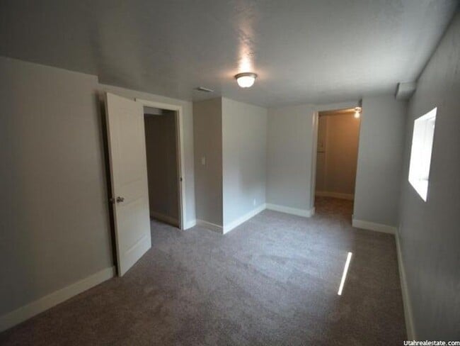 Building Photo - Charming 4 Bed, 2 Bath Home in Ogden, Clos...