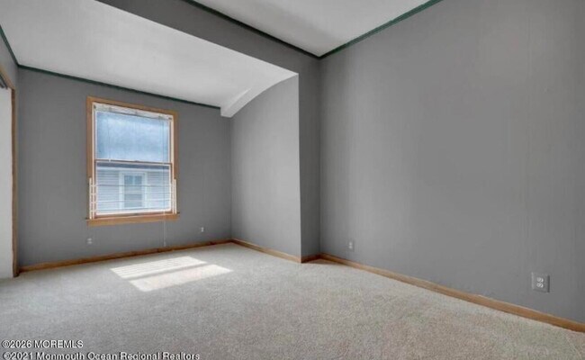 Building Photo - 313 Norwood Ave