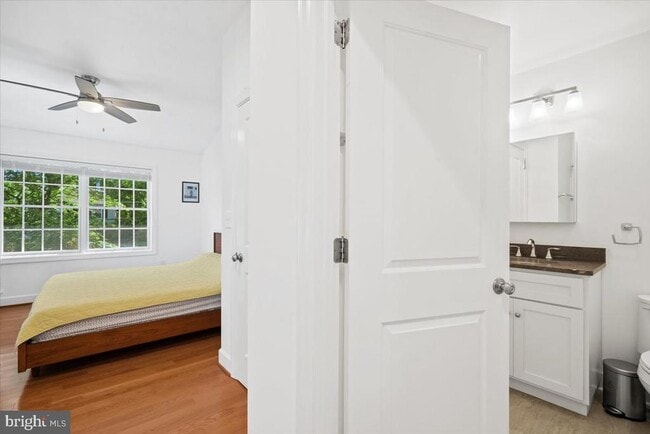 Building Photo - 4842 Park Ave