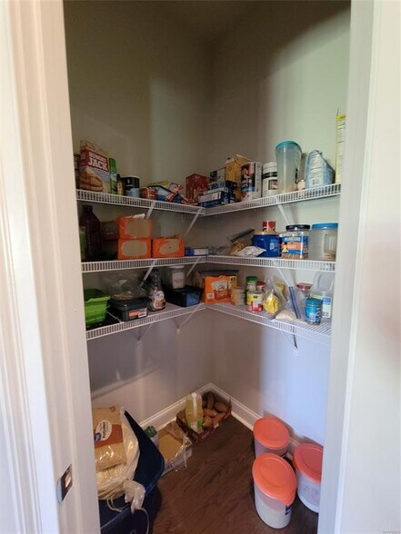 Building Photo - 104 Jane Ct