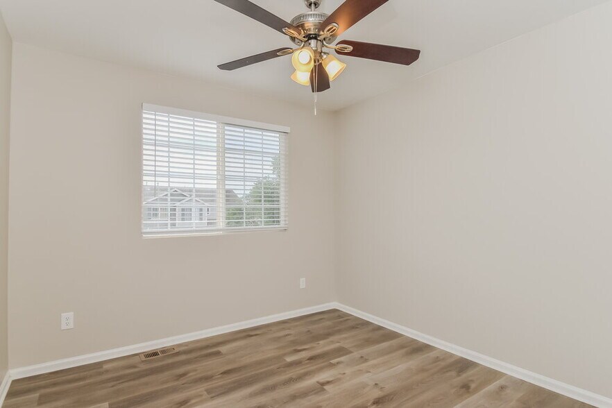 Building Photo - 7740 Barn Owl Dr