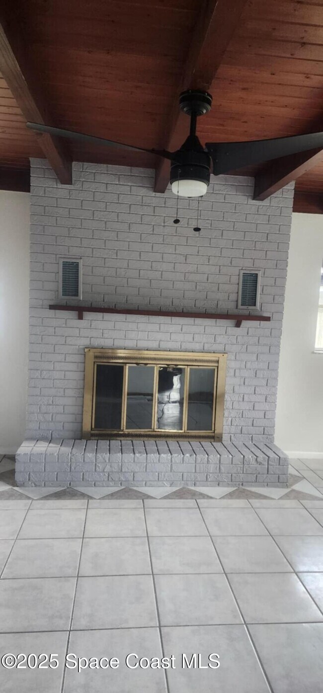 Building Photo - 1034 Garfield St