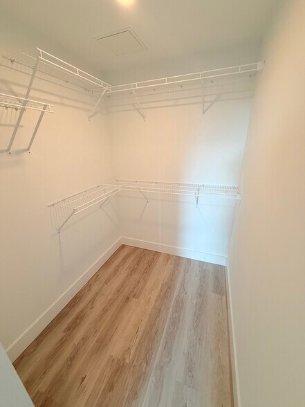 Building Photo - 41 NW 31st St