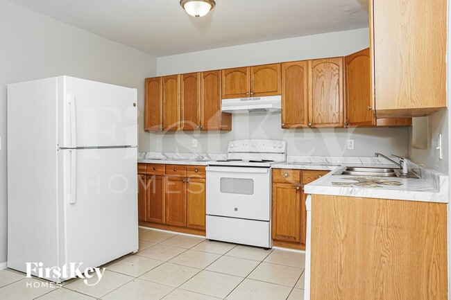 Building Photo - 1633 Hayworth Rd