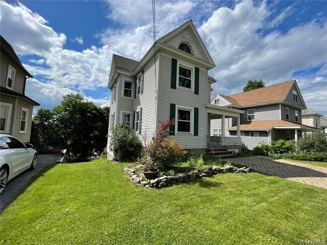 Building Photo - 21 Gladstone Ave