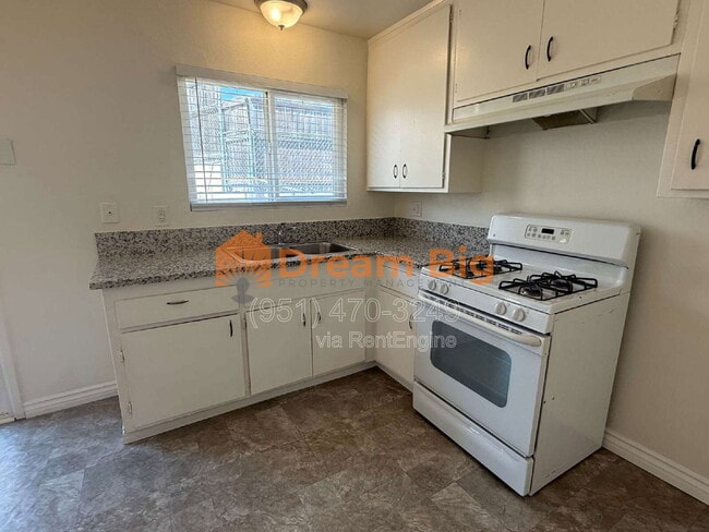 Building Photo - 245 Maryknoll Dr