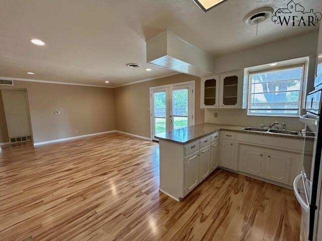 Building Photo - 4659 El Capitan Dr