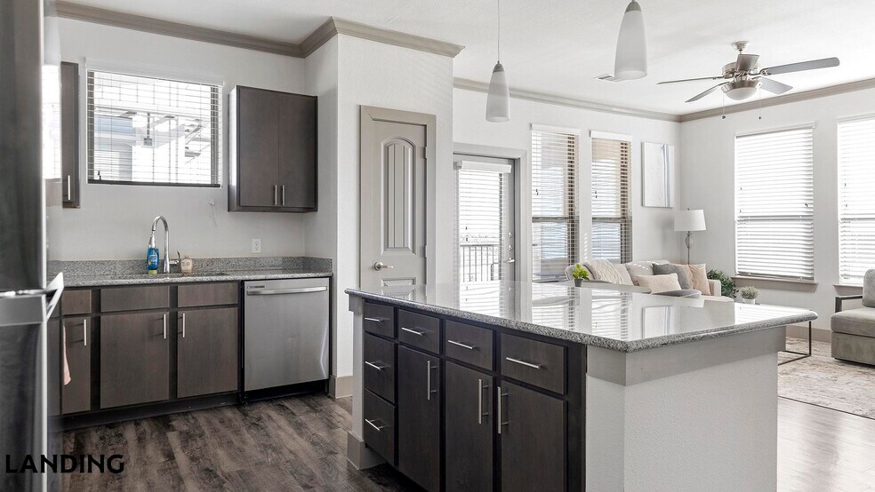 Building Photo - 12500 Shadowglen Trce